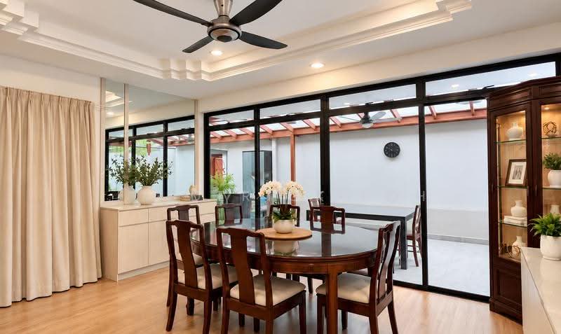3 MIN DRIVE KOVAN MRT, 999 Year corner terrace W LIFT ! Granny room, Hougang / Punggol / Sengkang, 6 Bedrooms, 4,000 sqft, Terraced House For Sale, by Frederick Koh, 500242000 - Dining Room - PropertyGuru.com.sg