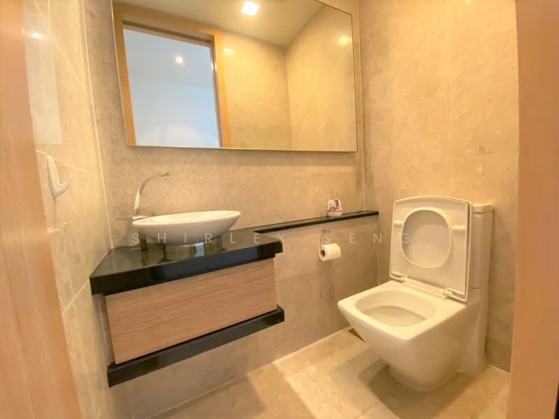 Marina Bay Residences, 18 Marina Boulevard, 4 Bedrooms, 2,379 sqft, Condominium For Rent, by Shirley Seng, 500242010 - Bathroom - PropertyGuru.com.sg
