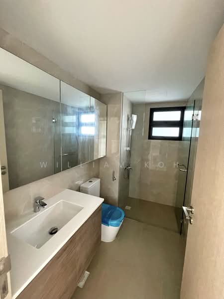 Treasure at Tampines, 41 Tampines Lane, 4 Bedrooms, 1,238 sqft, Condominium For Sale, by William Koh, 500242062 - Bathroom - PropertyGuru.com.sg