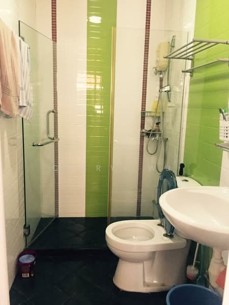 14 Lorong 7 Toa Payoh, 14 Lorong 7 Toa Payoh, Balestier / Toa Payoh, Room Rental, 120 sqft, HDB Flat For Rent, by Cheryl Wu, 500242088 - Bathroom - PropertyGuru.com.sg