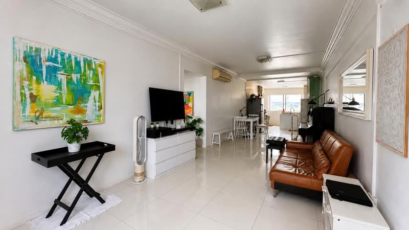 Blk 428 Clementi Ave 3, Clementi Ave 3, 2 Bedrooms, 871 sqft, HDB Flat For Sale, by Sally Ang, 500242098 - Living Room - PropertyGuru.com.sg