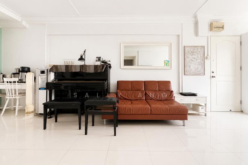 Blk 428 Clementi Ave 3, Clementi Ave 3, 2 Bedrooms, 871 sqft, HDB Flat For Sale, by Sally Ang, 500242098 - Living Room - PropertyGuru.com.sg