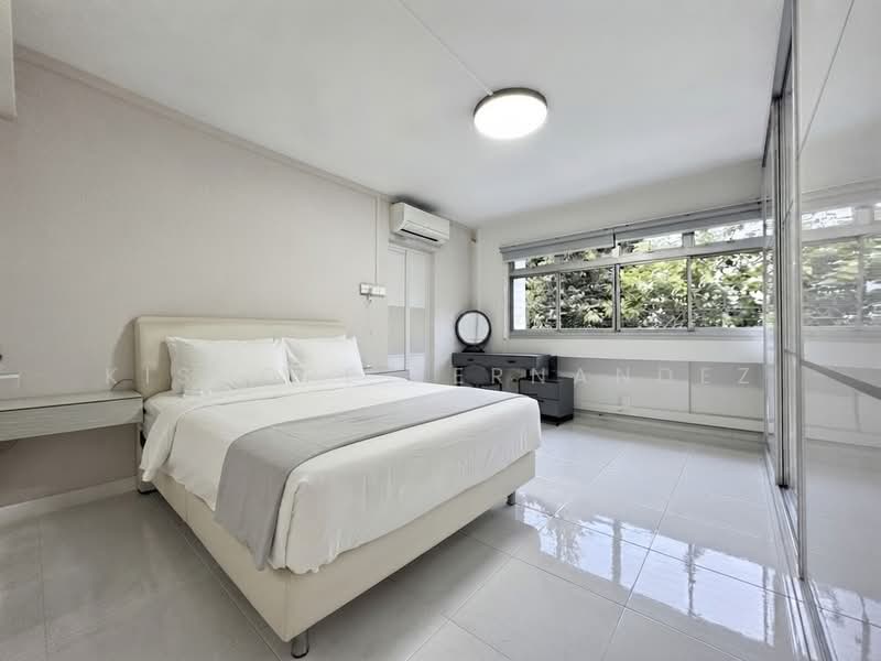 220 Pasir Ris Street 21, 220 Pasir Ris Street 21, Pasir Ris / Tampines, 4 Bedrooms, 1,593 sqft, HDB Flat For Sale, by Kishore Fernandez, 500242122 - Master Bedroom - PropertyGuru.com.sg