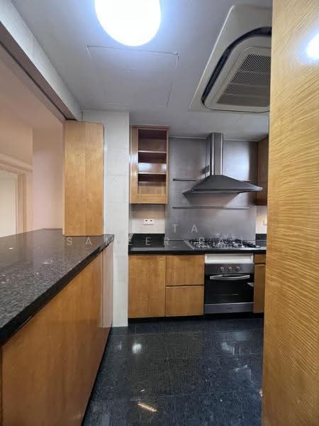 Grange 70, 70 Grange Road, 3 Bedrooms, 1,970 sqft, Condominium For Rent, by Gupta Sameer Raj, 500242124 - Kitchen - PropertyGuru.com.sg