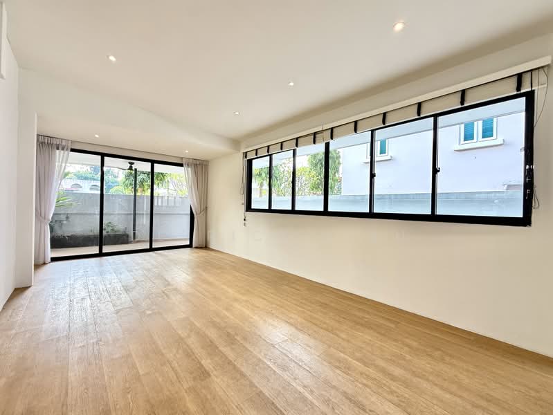 Rare End Corner Semi-D | Beautifully Renovated | 2 Storey + Loft | Charlton Park, Charlton Park, Hougang / Punggol / Sengkang, 6 Bedrooms, 3,000 sqft, Semi-Detached House For Sale, by Derrick Liau, 500242125 - Balcony - PropertyGuru.com.sg