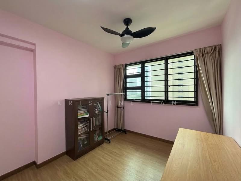 402A Fernvale Lane, 402A Fernvale Lane, 3 Bedrooms, 1,216 sqft, HDB Flat For Sale, by Kristine Tan, 500242138 - Common Bedroom 2 - PropertyGuru.com.sg