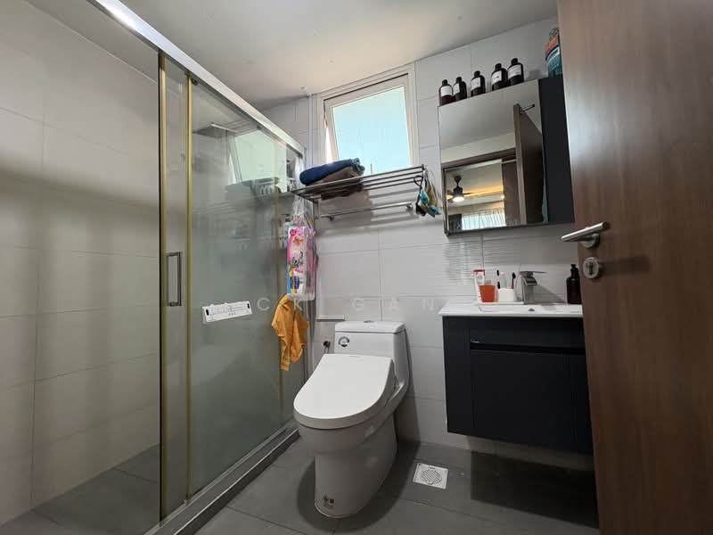 1 Canberra, 7 Canberra Drive, 3 Bedrooms, 1,066 sqft, Executive Condominium For Sale, by CK Gan, 500242141 - Bathroom - PropertyGuru.com.sg