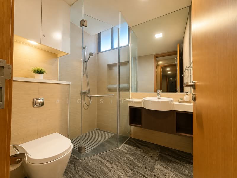 Hillcrest Villa, 5 Hillcrest Road, 5 Bedrooms, 3,100 sqft, Cluster House For Sale, by Aloysius Lim, 500242142 - Bathroom - PropertyGuru.com.sg
