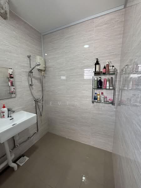 839 Yishun Street 81, 839 Yishun Street 81, Sembawang / Yishun, 2 Bedrooms, 786 sqft, HDB Flat For Sale, by Steven NG, 500242145 - Bathroom - PropertyGuru.com.sg