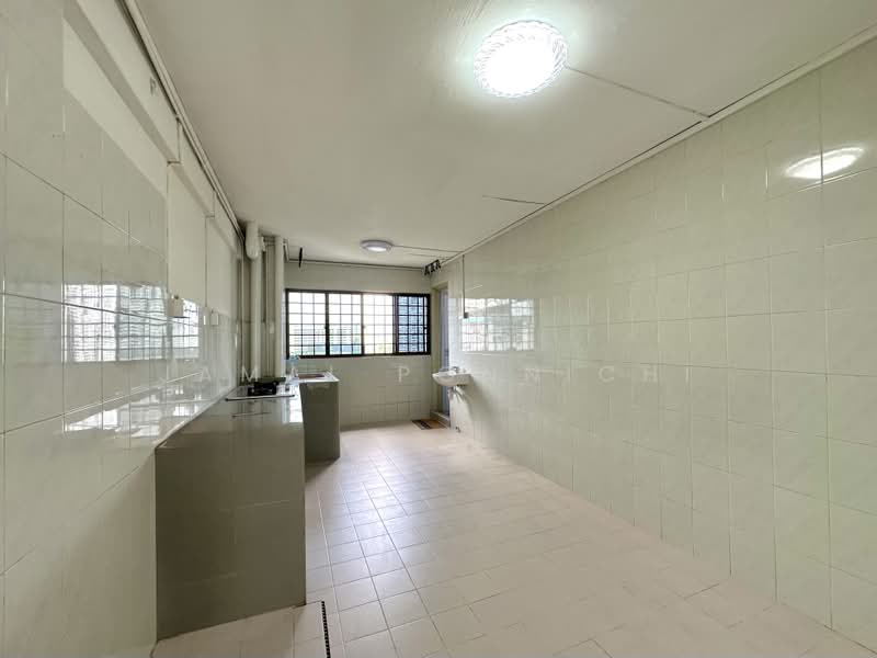 540 Ang Mo Kio Avenue 10, 540 Ang Mo Kio Avenue 10, 2 Bedrooms, 732 sqft, HDB Flat For Sale, by Jamal Ponnichi, 500242150 - Kitchen - PropertyGuru.com.sg