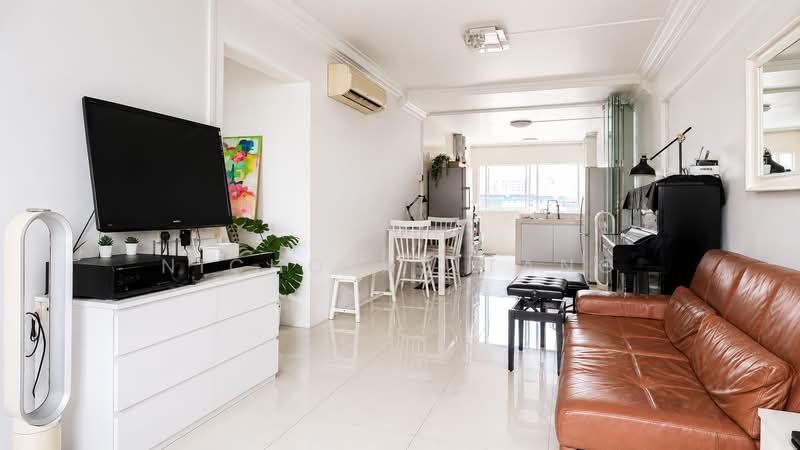 428 Clementi Avenue 3, 428 Clementi Avenue 3, 2 Bedrooms, 871 sqft, HDB Flat For Sale, by Nicholas Tang, 500242151 - Living room - PropertyGuru.com.sg