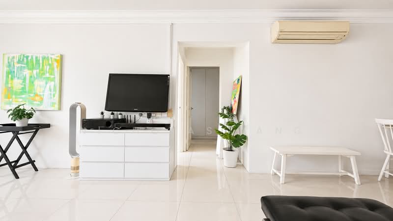 428 Clementi Avenue 3, 428 Clementi Avenue 3, 2 Bedrooms, 871 sqft, HDB Flat For Sale, by Nicholas Tang, 500242151 - Living room - PropertyGuru.com.sg