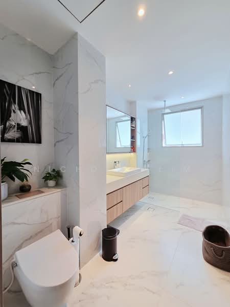 Freehold 3.5 Sty Inter Terrace for Sale!, , 5 Bedrooms, 3,600 sqft, Terraced House For Sale, by Nicholas Lim, 500242157 - Bathroom - PropertyGuru.com.sg