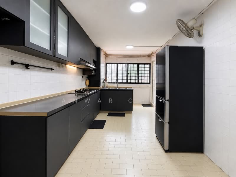 127 Yishun Street 11, 127 Yishun Street 11, 2 Bedrooms, 721 sqft, HDB Flat For Sale, by Anwar Chan, 500242171 - Kitchen - PropertyGuru.com.sg