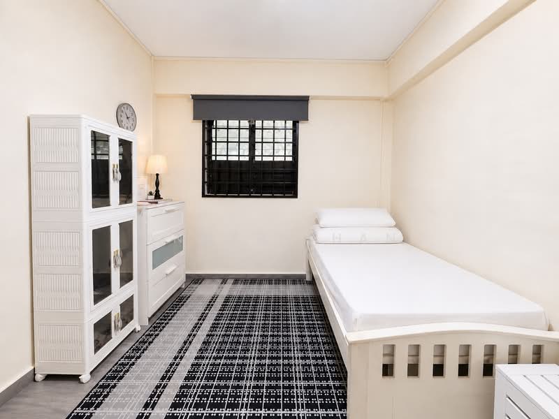 127 Yishun Street 11, 127 Yishun Street 11, 2 Bedrooms, 721 sqft, HDB Flat For Sale, by Anwar Chan, 500242171 - Bedroom - PropertyGuru.com.sg