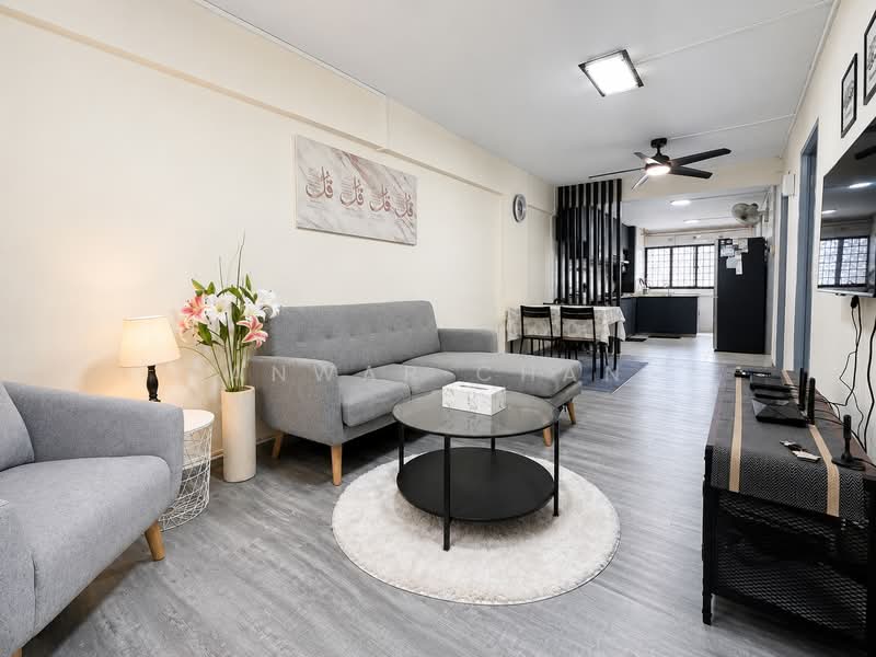 127 Yishun Street 11, 127 Yishun Street 11, 2 Bedrooms, 721 sqft, HDB Flat For Sale, by Anwar Chan, 500242171 - Living Room - PropertyGuru.com.sg