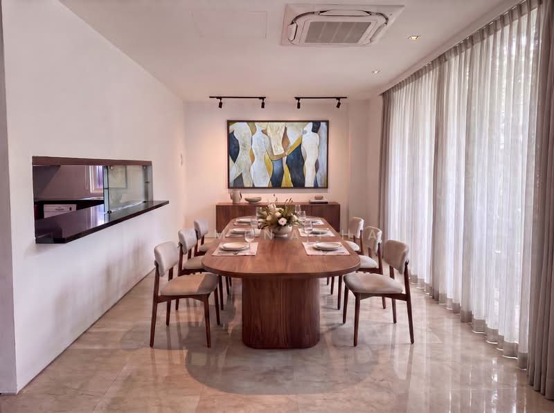 Renovated Detached House with a Pool | Bukit Timah, , 6 Bedrooms, 4,532 sqft, Detached House For Rent, by Noam Nathan, 500242188 - Dining Room - PropertyGuru.com.sg