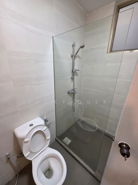 The Baycourt, 461A Upper East Coast Road, Room Rental, 1,200 sqft, Condominium For Rent, by Jacky Quek, 500242194 - Bathroom - PropertyGuru.com.sg