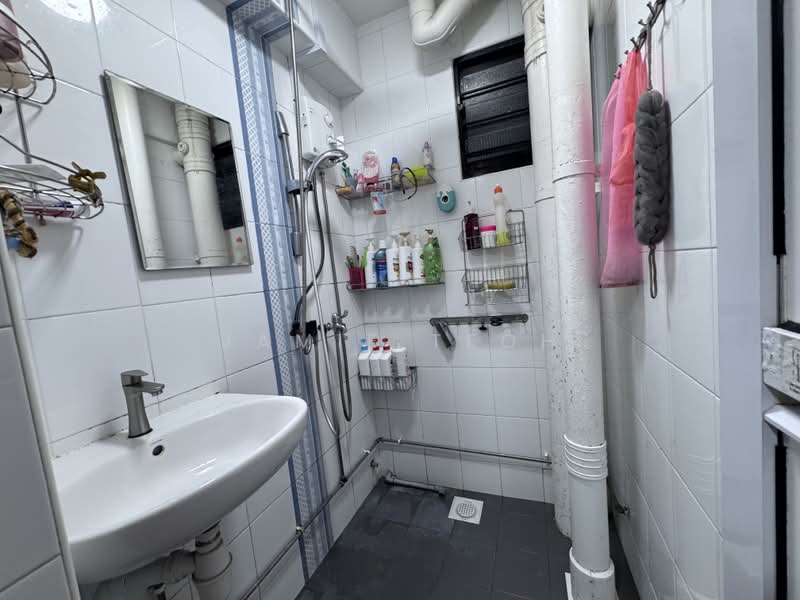 335A Smith Street, 335A Smith Street, Room Rental, 120 sqft, HDB Flat For Rent, by Jamie Teoh, 500242198 - PropertyGuru.com.sg