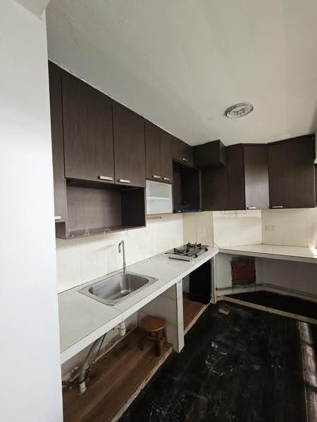 Bedok Court, 297 Bedok South Avenue 3, Room Rental, 90 sqft, Condominium For Rent, by Jacky Quek, 500242210 - Kitchen - PropertyGuru.com.sg