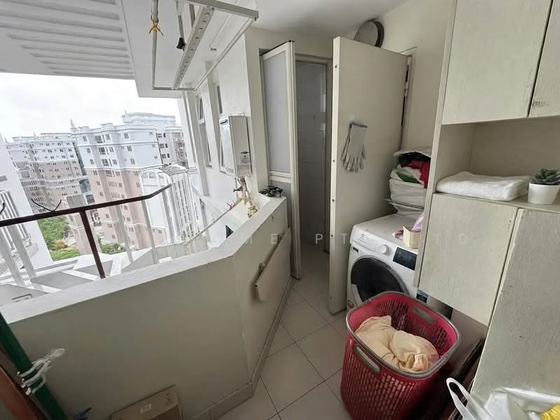 Nuovo, 25 Ang Mo Kio Avenue 9, 3 Bedrooms, 1,422 sqft, Condominium For Sale, by BEN CHEE, 500242211 - Balcony - PropertyGuru.com.sg