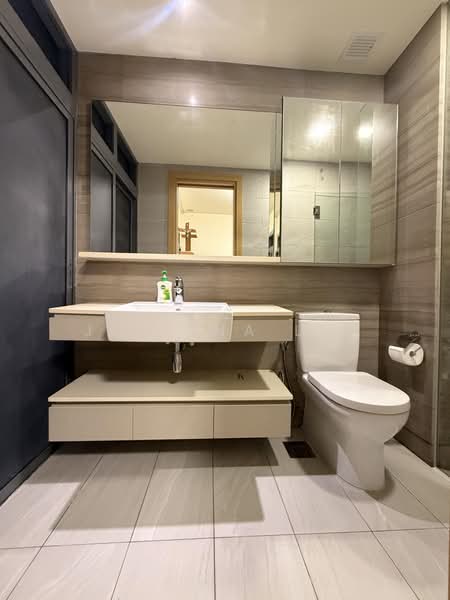 Belgravia Villas, 218 Ang Mo Kio Avenue 5, 5 Bedrooms, 3,961 sqft, Semi-Detached House For Sale, by Juliana Lee, 500242214 - Bathroom - PropertyGuru.com.sg