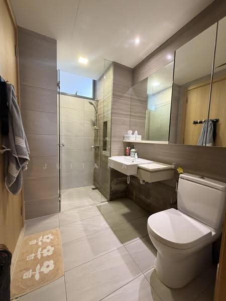 Belgravia Villas, 218 Ang Mo Kio Avenue 5, 5 Bedrooms, 3,961 sqft, Semi-Detached House For Sale, by Juliana Lee, 500242214 - Bathroom - PropertyGuru.com.sg
