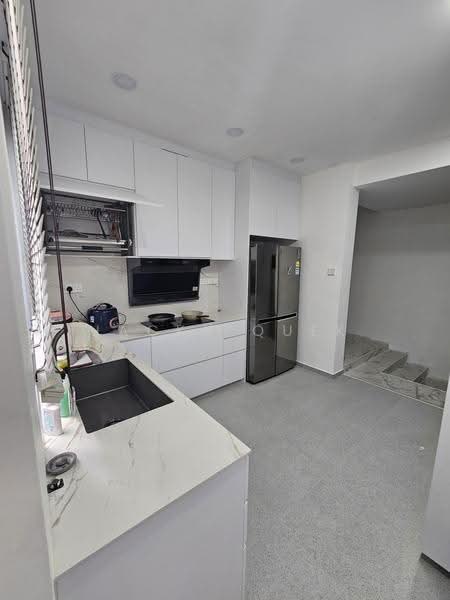 UNI Building, 224 Telok Kurau Road, Room Rental, 150 sqft, Apartment For Rent, by Jacky Quek, 500242215 - Kitchen - PropertyGuru.com.sg