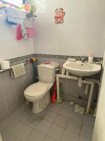609 Clementi West Street 1, 609 Clementi West Street 1, 3 Bedrooms, 990 sqft, HDB Flat For Sale, by Linda Png, 500242217 - Bathroom - PropertyGuru.com.sg