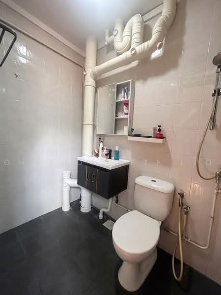 519 Jelapang Road, 519 Jelapang Road, Dairy Farm / Bukit Panjang / Choa Chu Kang, 3 Bedrooms, 1,098 sqft, HDB Flat For Sale, by KEE PENG HAR, 500242222 - Bathroom - PropertyGuru.com.sg