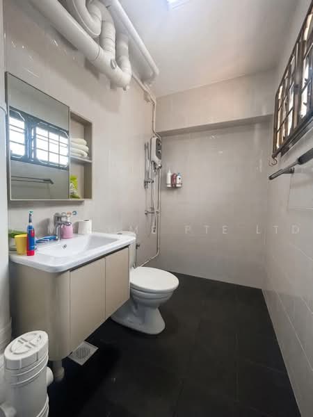 519 Jelapang Road, 519 Jelapang Road, Dairy Farm / Bukit Panjang / Choa Chu Kang, 3 Bedrooms, 1,098 sqft, HDB Flat For Sale, by KEE PENG HAR, 500242222 - Bathroom - PropertyGuru.com.sg