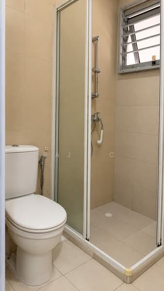 RARE DBSS 5A CITY VIEW, , 3 Bedrooms, 1,152 sqft, HDB Flat For Sale, by Raj T C, 500242235 - Bathroom - PropertyGuru.com.sg