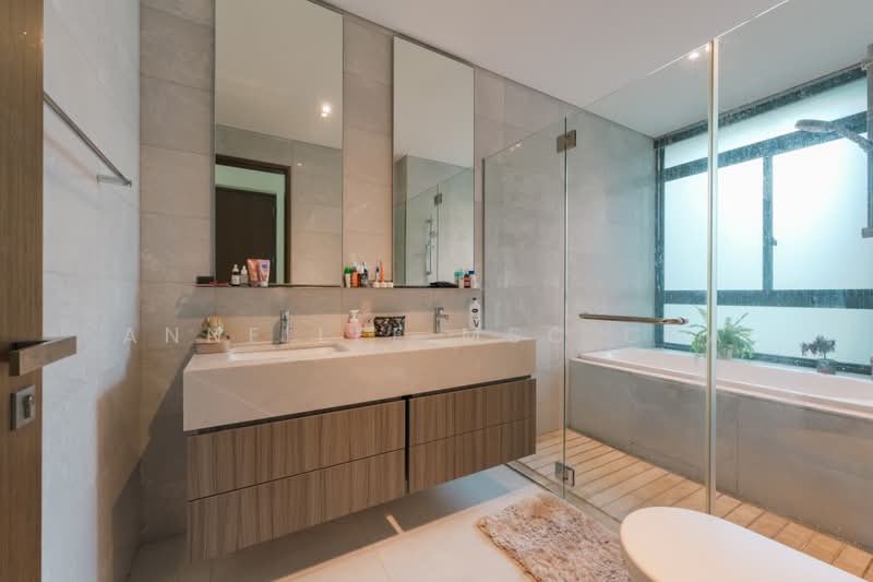 Duchess Residences, 110 Duchess Avenue, 3 Bedrooms, 1,604 sqft, Condominium For Sale, by Anne Lee MSc CPA, 500242237 - Bathroom - PropertyGuru.com.sg