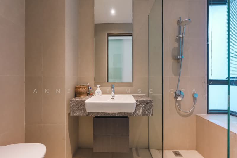 Duchess Residences, 110 Duchess Avenue, 3 Bedrooms, 1,604 sqft, Condominium For Sale, by Anne Lee MSc CPA, 500242237 - Bathroom - PropertyGuru.com.sg