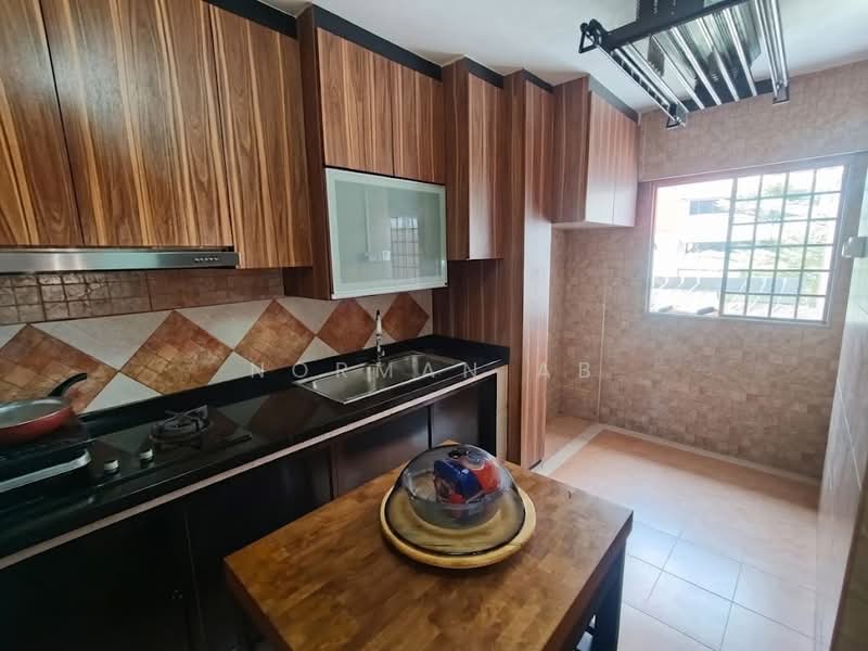 549 Jurong West Street 42, 549 Jurong West Street 42, Boon Lay / Jurong / Tuas, 4 Bedrooms, 1,593 sqft, HDB Flat For Sale, by Norman AB, 500242241 - Kitchen - PropertyGuru.com.sg