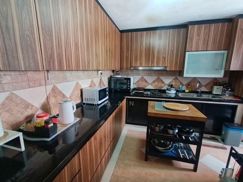549 Jurong West Street 42, 549 Jurong West Street 42, Boon Lay / Jurong / Tuas, 4 Bedrooms, 1,593 sqft, HDB Flat For Sale, by Norman AB, 500242241 - Kitchen - PropertyGuru.com.sg