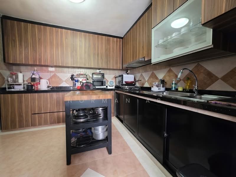 549 Jurong West Street 42, 549 Jurong West Street 42, Boon Lay / Jurong / Tuas, 4 Bedrooms, 1,593 sqft, HDB Flat For Sale, by Norman AB, 500242241 - Kitchen - PropertyGuru.com.sg