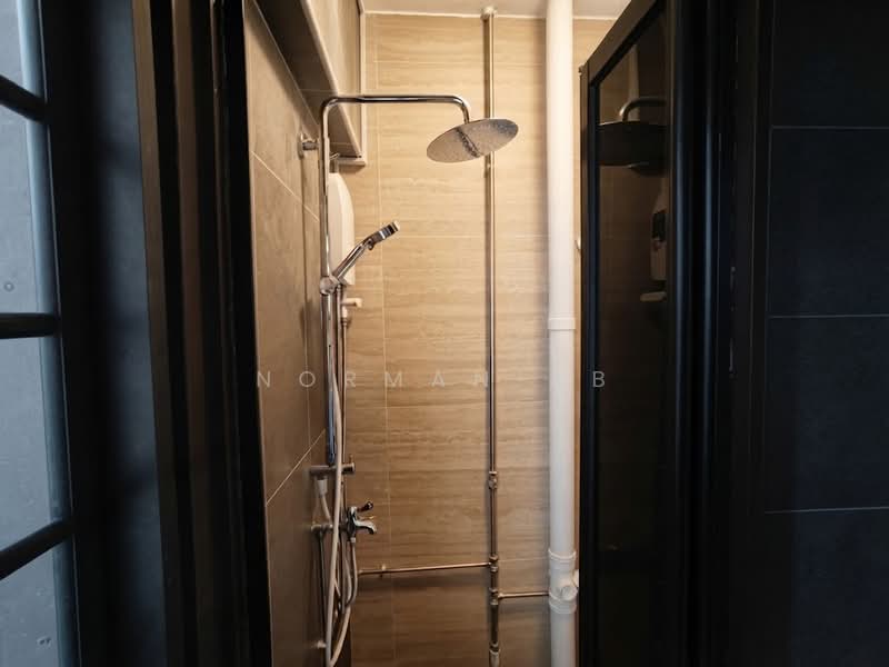 549 Jurong West Street 42, 549 Jurong West Street 42, Boon Lay / Jurong / Tuas, 4 Bedrooms, 1,593 sqft, HDB Flat For Sale, by Norman AB, 500242241 - Bathroom - PropertyGuru.com.sg