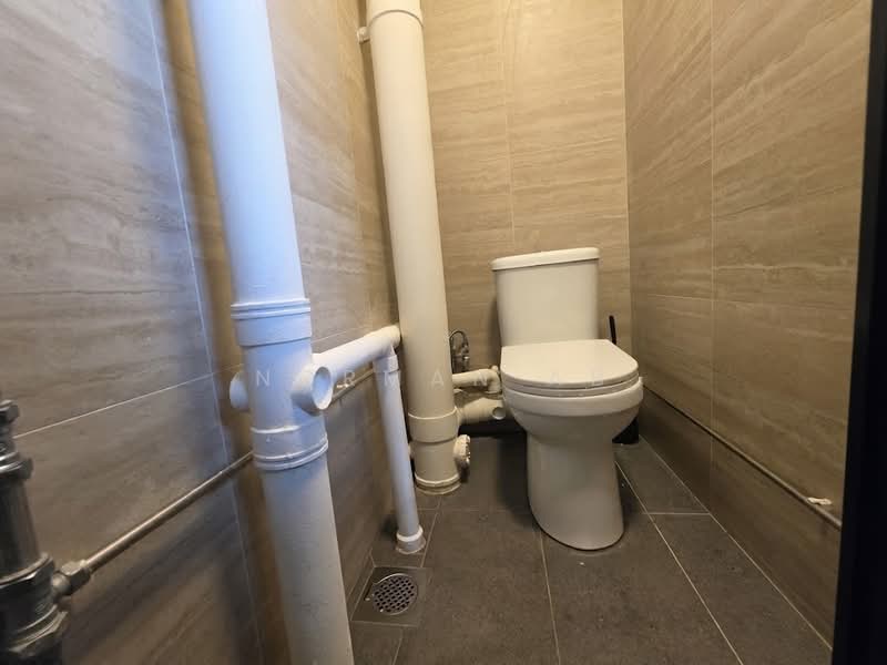 549 Jurong West Street 42, 549 Jurong West Street 42, Boon Lay / Jurong / Tuas, 4 Bedrooms, 1,593 sqft, HDB Flat For Sale, by Norman AB, 500242241 - Bathroom - PropertyGuru.com.sg