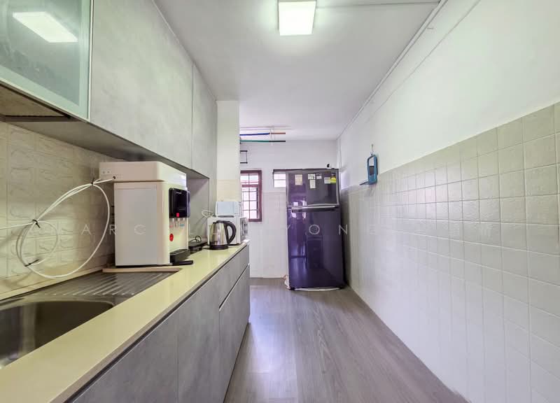 208 Toa Payoh North, 208 Toa Payoh North, 3 Bedrooms, 872 sqft, HDB Flat For Rent, by Marcella Yong 杨惠晴, 500242247 - Kitchen - PropertyGuru.com.sg
