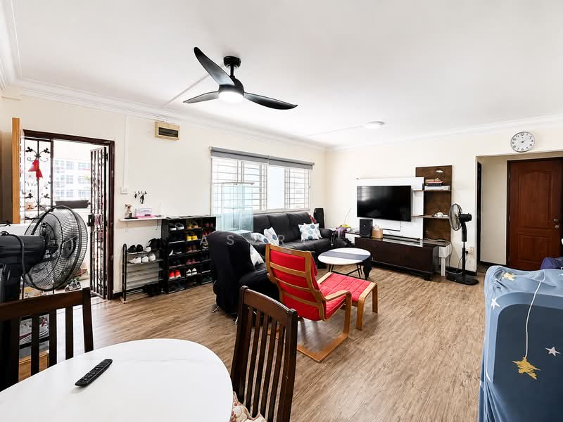 146 Woodlands Street 13, 146 Woodlands Street 13, 3 Bedrooms, 1,001 sqft, HDB Flat For Sale, by Aszri ., 500242248 - Living Room - PropertyGuru.com.sg