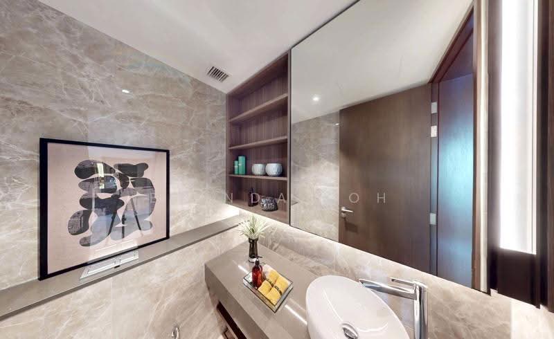 Fire Sale!! D15 Brand New Single Floor 5 Bedder PH, Don't Miss!!, , 5 Bedrooms, 2,691 sqft, Condominium For Sale, by Brenda Koh, 500242273 - Bathroom - PropertyGuru.com.sg