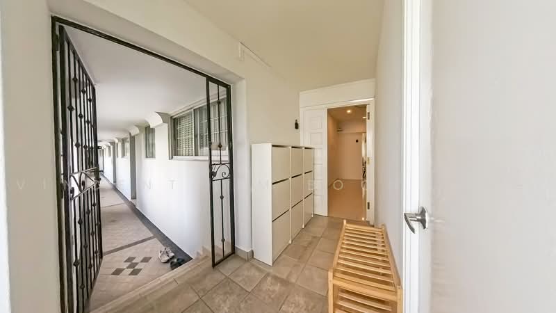Ridgewood Condominium, 15 Mount Sinai Rise, Room Rental, 100 sqft, Condominium For Rent, by Vincent Lim Boon Seng, 500242275 - Entrance - PropertyGuru.com.sg