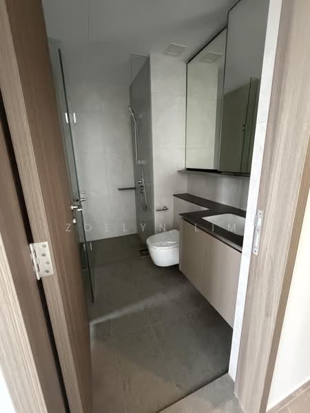 Norwood Grand, , 2 Bedrooms, 624 sqft, Condominium For Rent, by Zoelyn Lim, 500242276 - Bathroom - PropertyGuru.com.sg