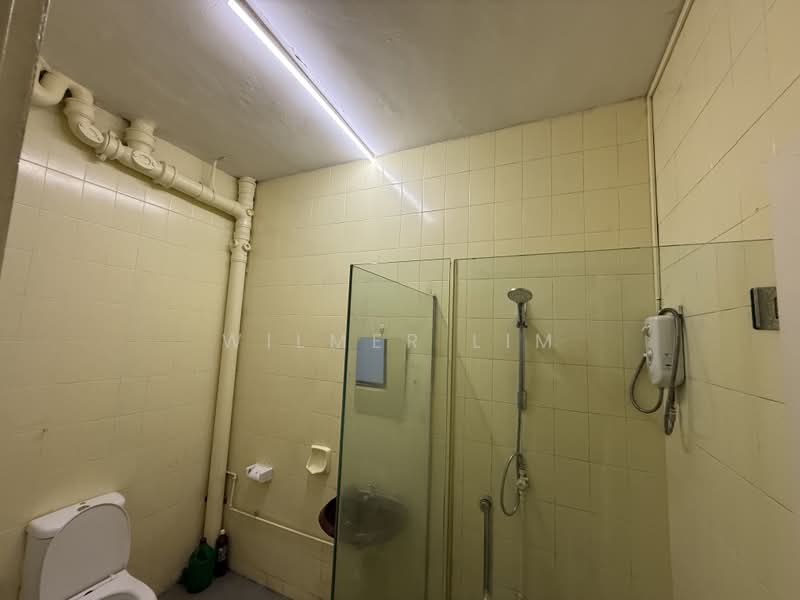 37A Truro Road, , 3 Bedrooms, 1,140 sqft, Apartment For Rent, by Wilmer Lim, 500242291 - Bathroom - PropertyGuru.com.sg