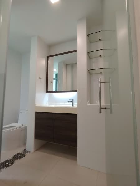 Adam Park Condominium, 27 Adam Road, 2 Bedrooms, 1,175 sqft, Condominium For Rent, by Baby Tan, 500242293 - MASTER BATHROOM - PropertyGuru.com.sg