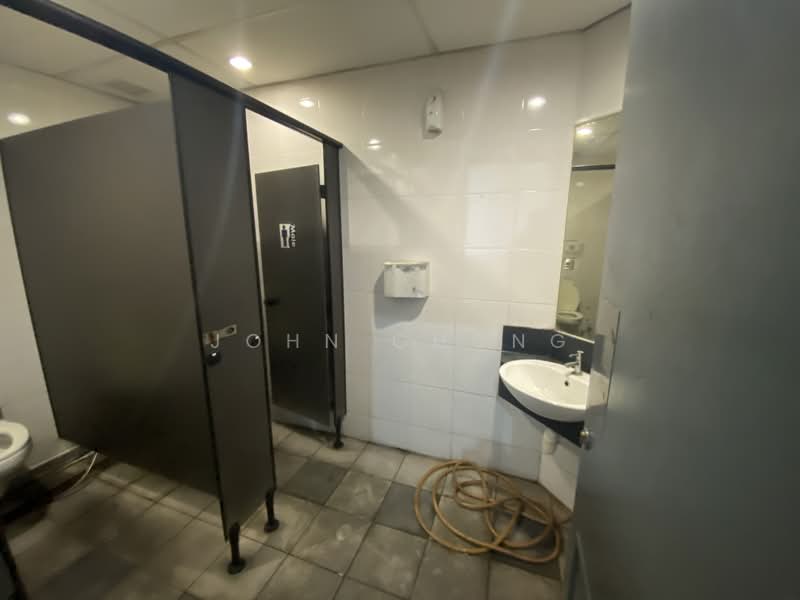 Ramp-Up B2 Factory at Loyang. One call to view multiple units!, Loyang Crescent, Changi Airport / Changi Village, 11,925 sqft, Factory / Workshop (B2) For Rent, by John Chong, 500242294 - Bathroom - CommercialGuru.com.sg