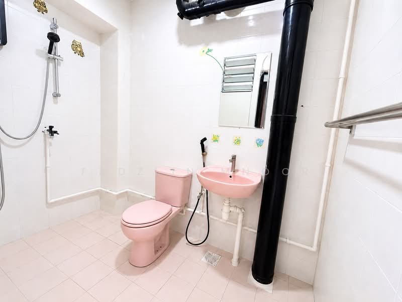 546 Serangoon North Avenue 3, 546 Serangoon North Avenue 3, 3 Bedrooms, 1,076 sqft, HDB Flat For Sale, by Fadzlin MNoor, 500242295 - Bathroom - PropertyGuru.com.sg