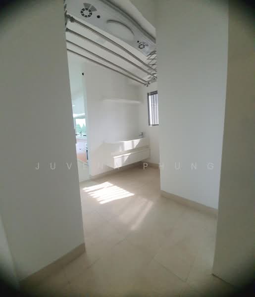 Silversea, , 3 Bedrooms, 1,590 sqft, Condominium For Sale, by Juvena Phung, 500242319 - Yard & Helper Room - PropertyGuru.com.sg