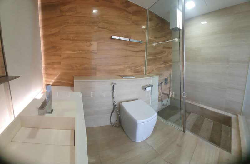 Silversea, , 3 Bedrooms, 1,590 sqft, Condominium For Sale, by Juvena Phung, 500242319 - Bathroom - PropertyGuru.com.sg